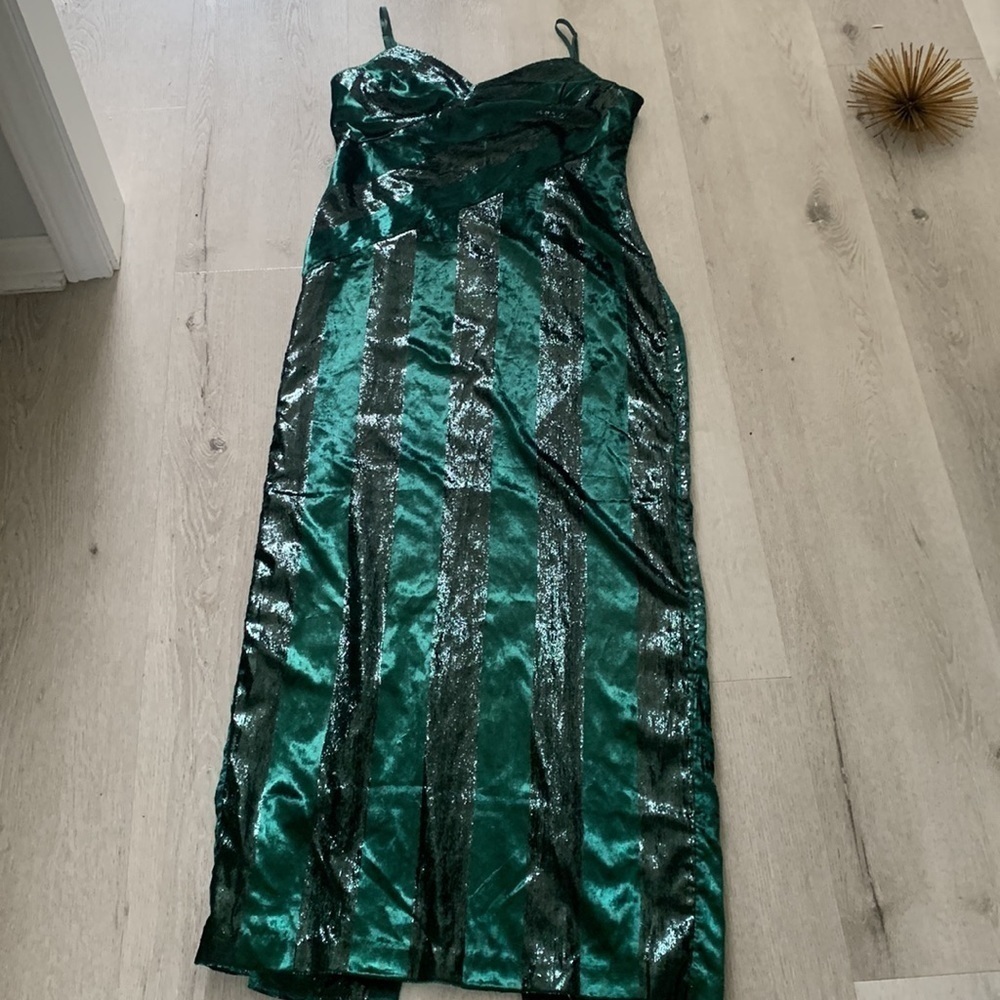 NWT Yumi Kim Emerald Green Jewel Twinkle Amelia Velvet Maxi dress sz M formal - Picture 8 of 16